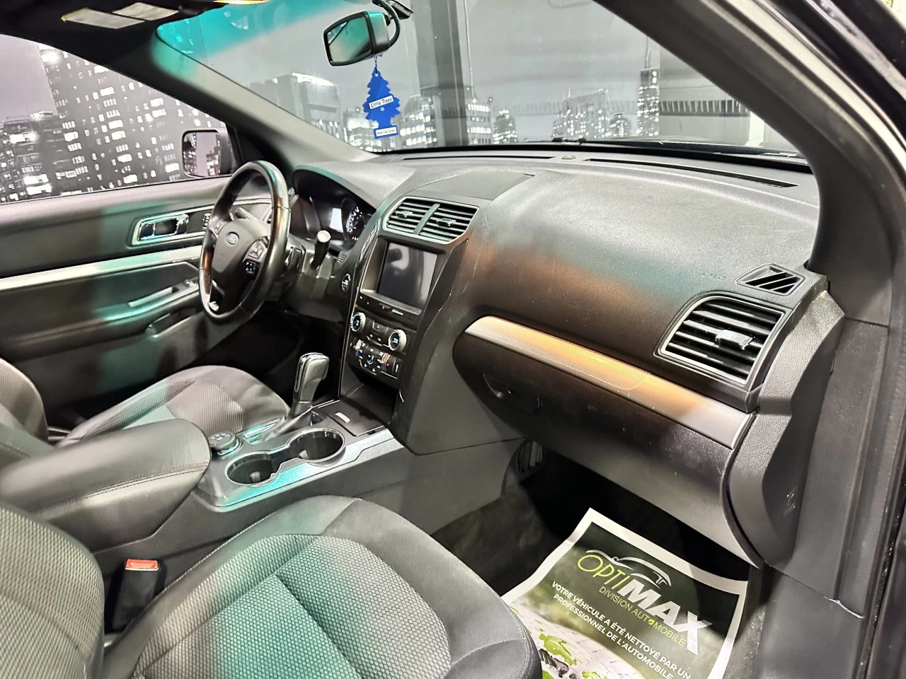 2017 Ford Explorer XLT AWD Main Image