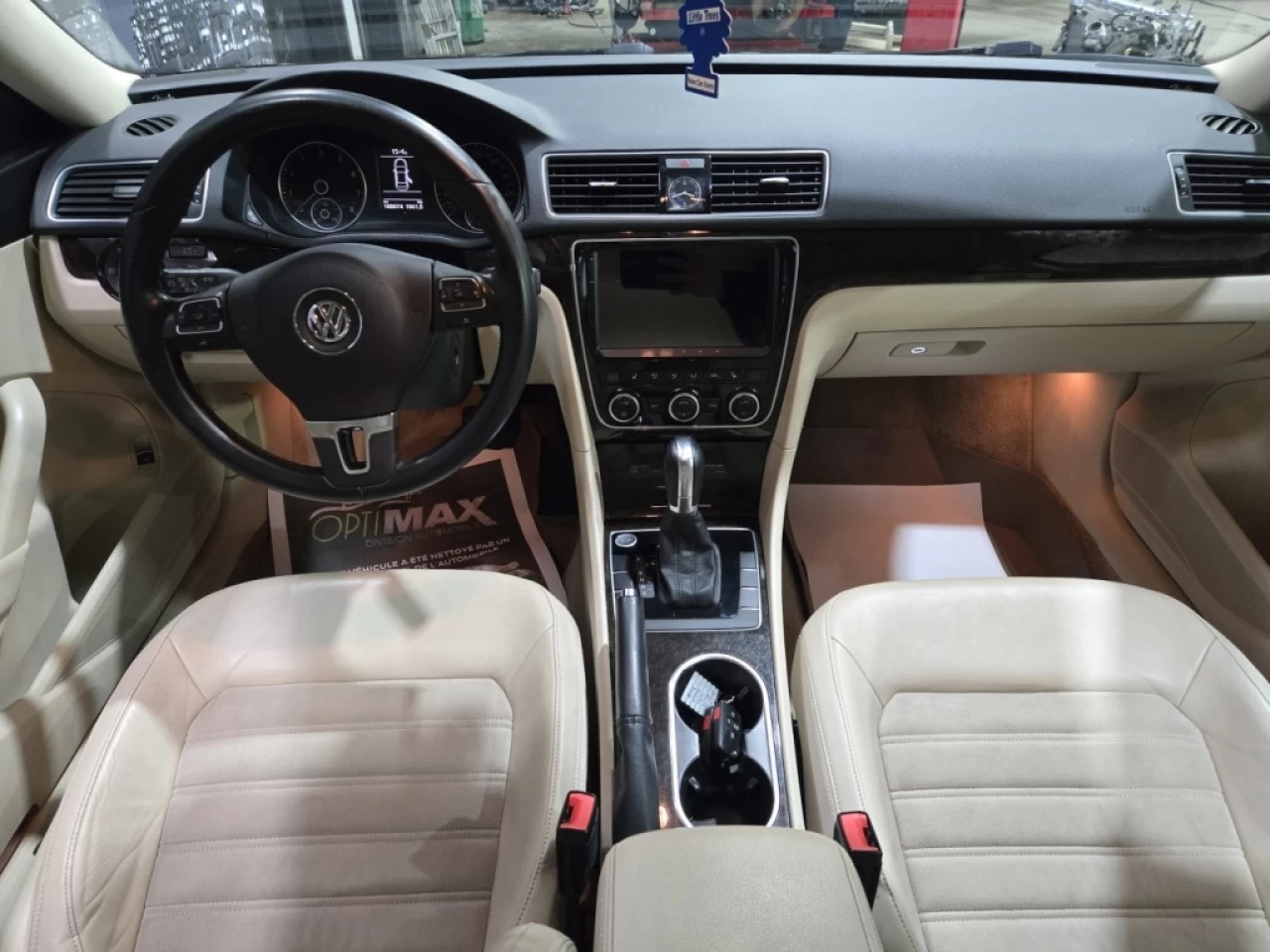 2014 Volkswagen Passat Highline CUIR TOIT BAS KILO Image principale