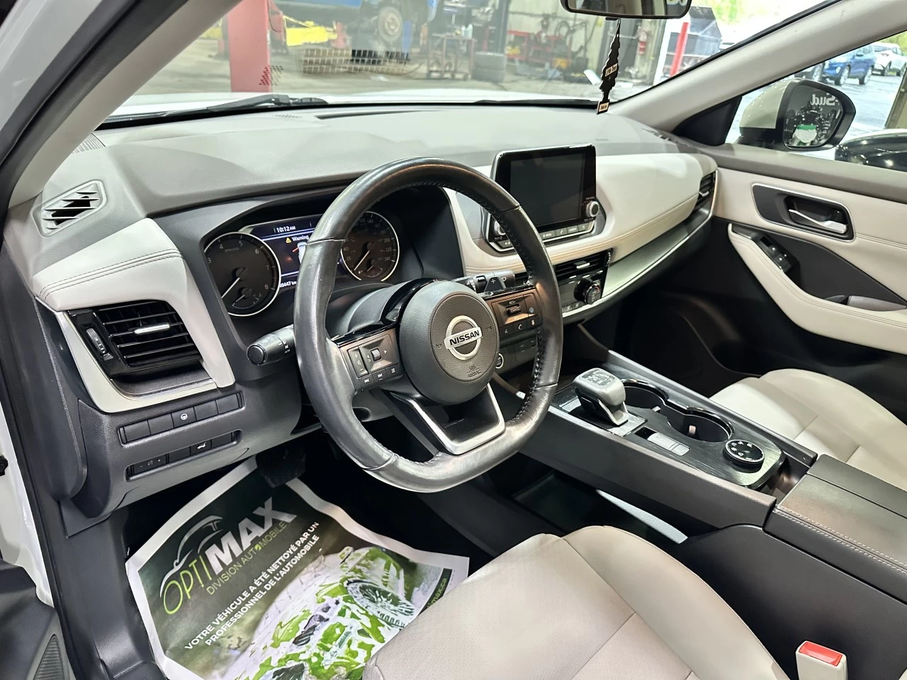 2021 Nissan Rogue SV PREMIUM AWD Image principale