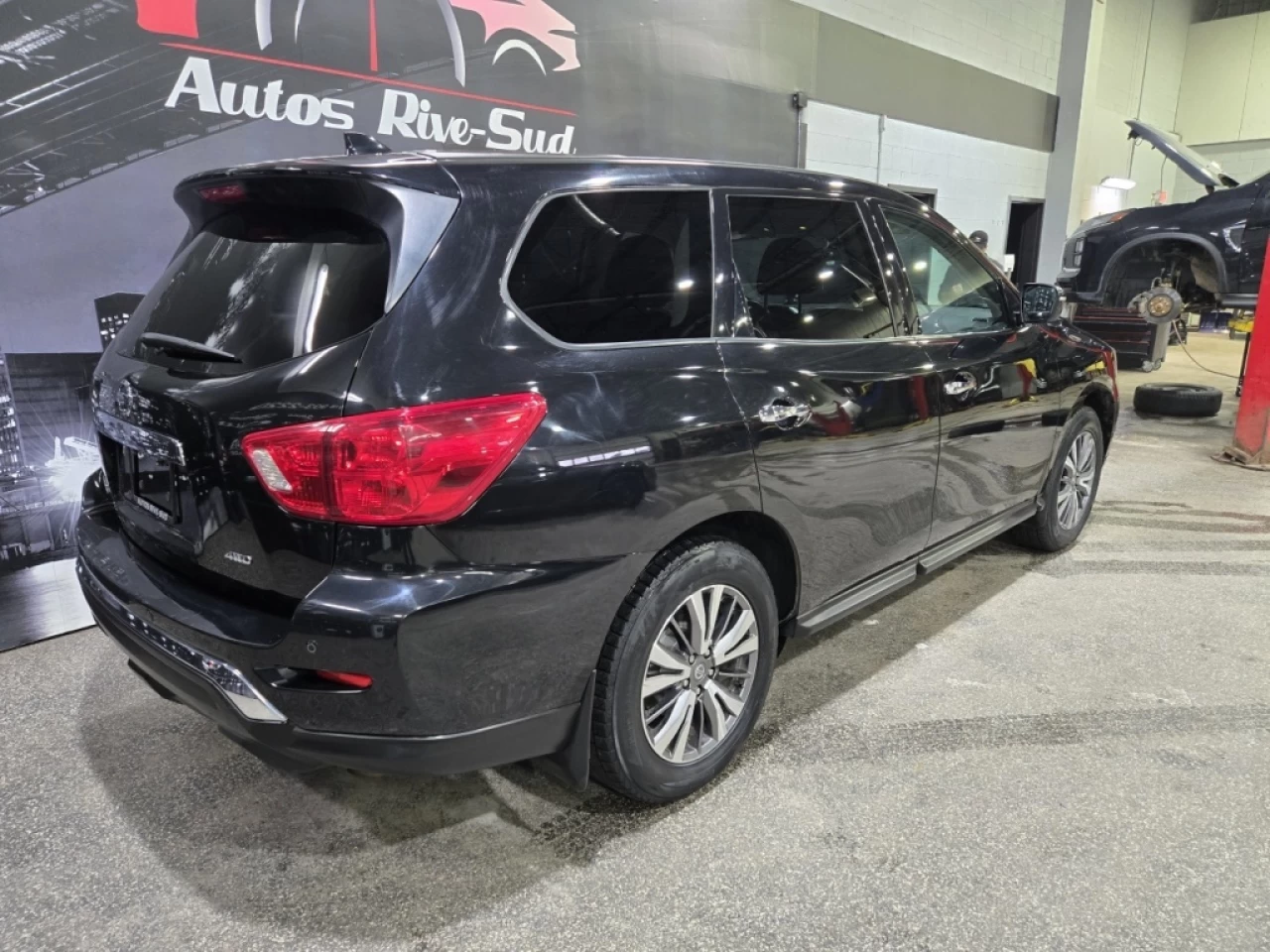 2020 Nissan Pathfinder 4x4 S Main Image
