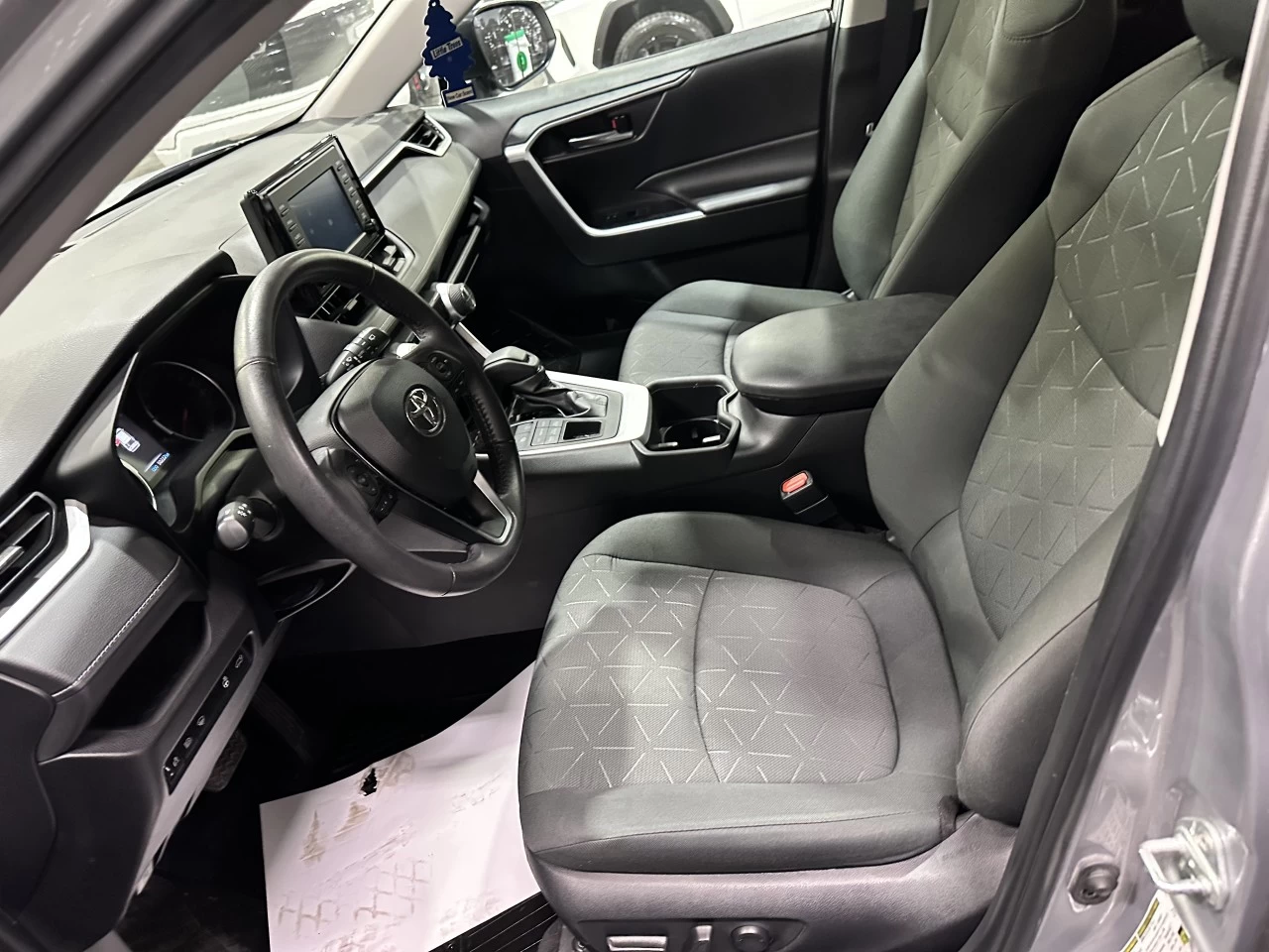2022 Toyota RAV4 XLE AWD TOIT BAS KILO Main Image