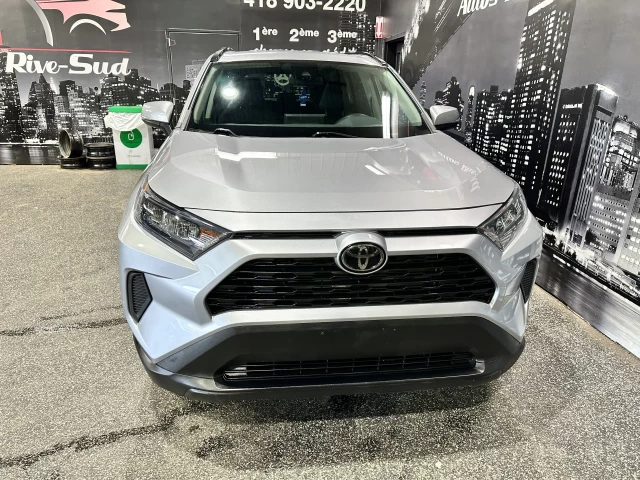 Toyota RAV4 LE AWD 2021