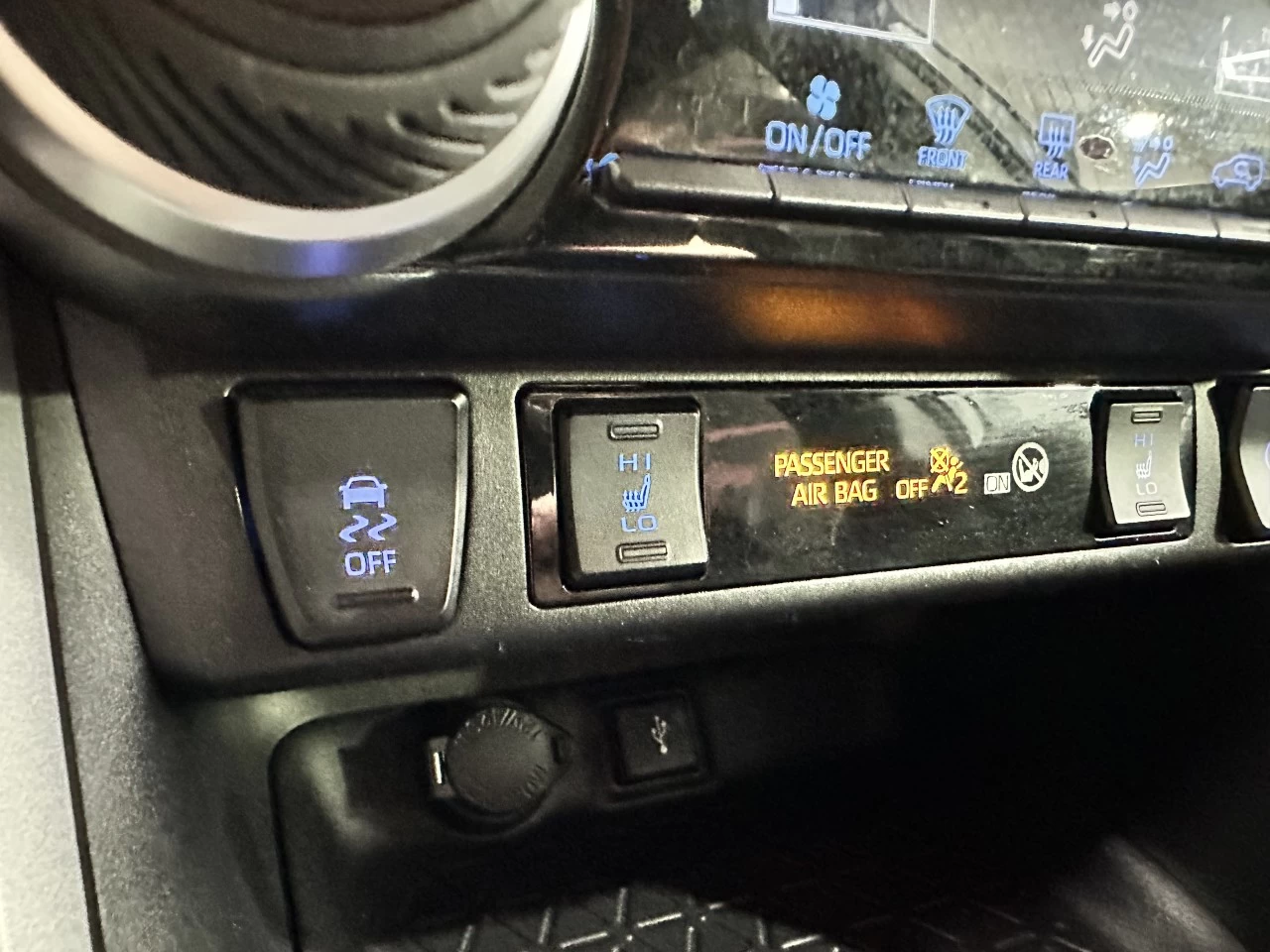 2021 Toyota RAV4 LE AWD Main Image