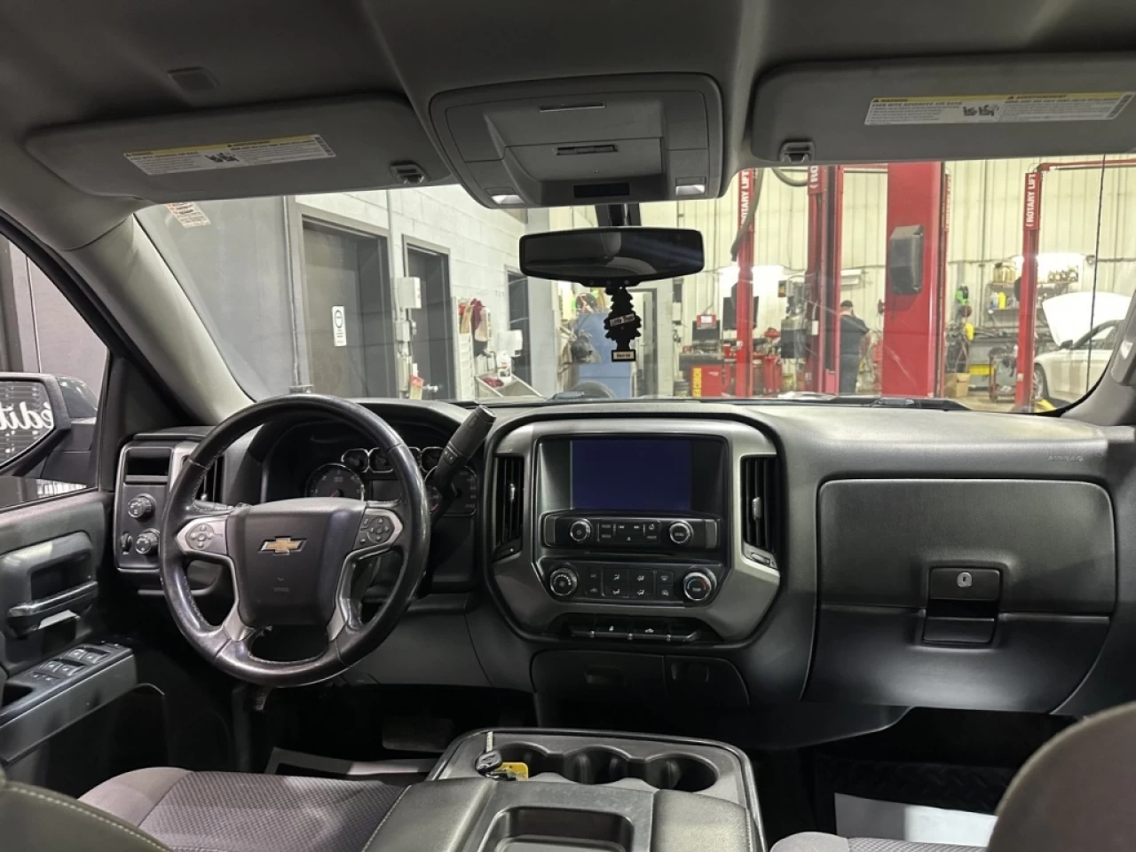 2018 Chevrolet Silverado 1500 LT 4X4 5.3L CREW CAB SEULEMENT 137 500KM Image principale