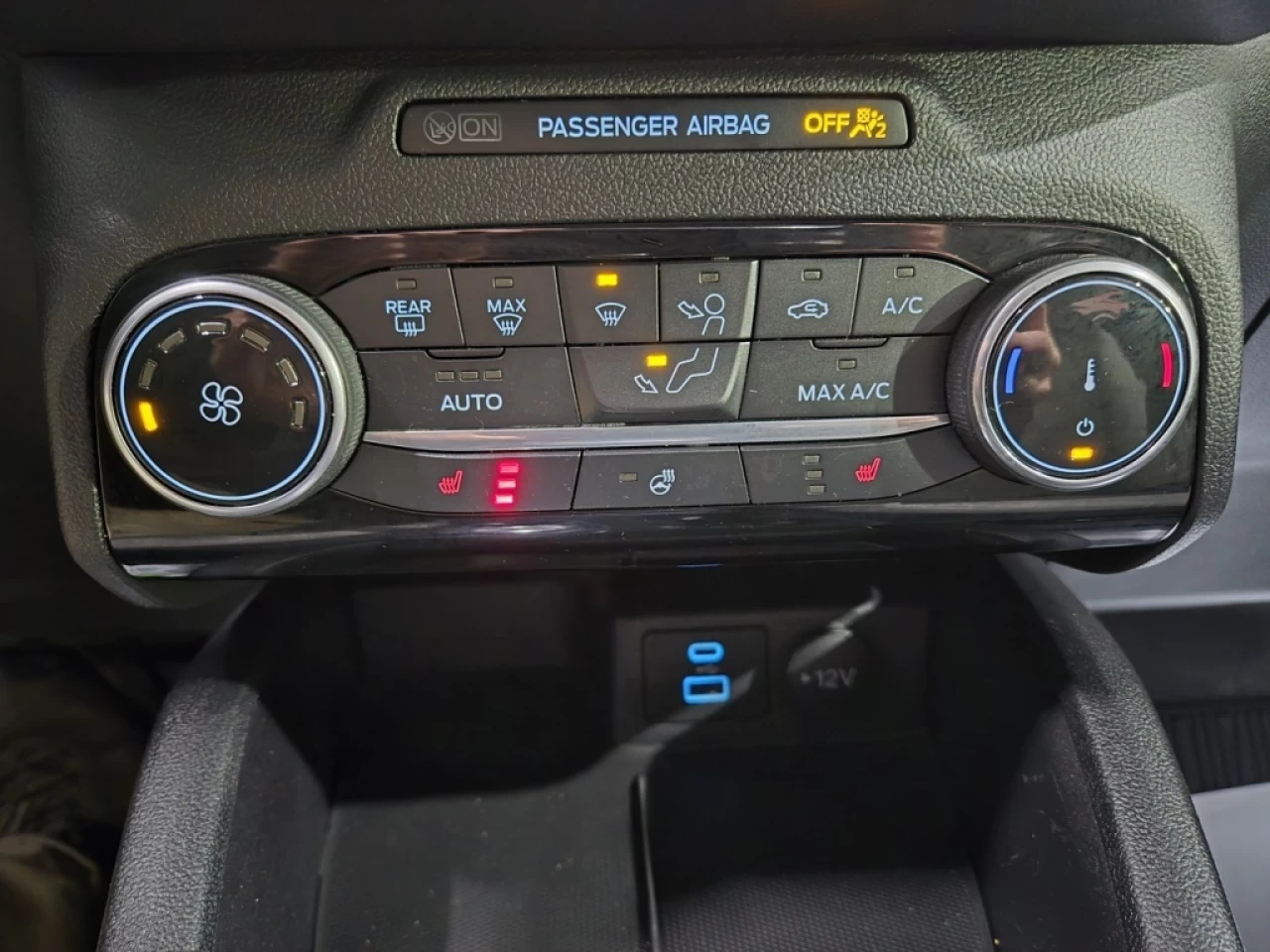 2022 Ford Escape SE AWD Main Image