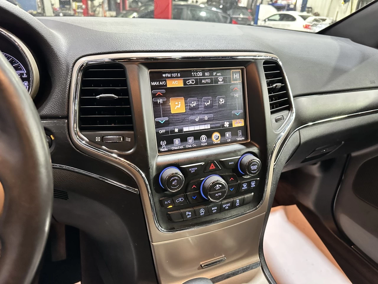 2017 Jeep Grand Cherokee LIMITED 4X4 CUIR VOLANT CHAUFF. Main Image
