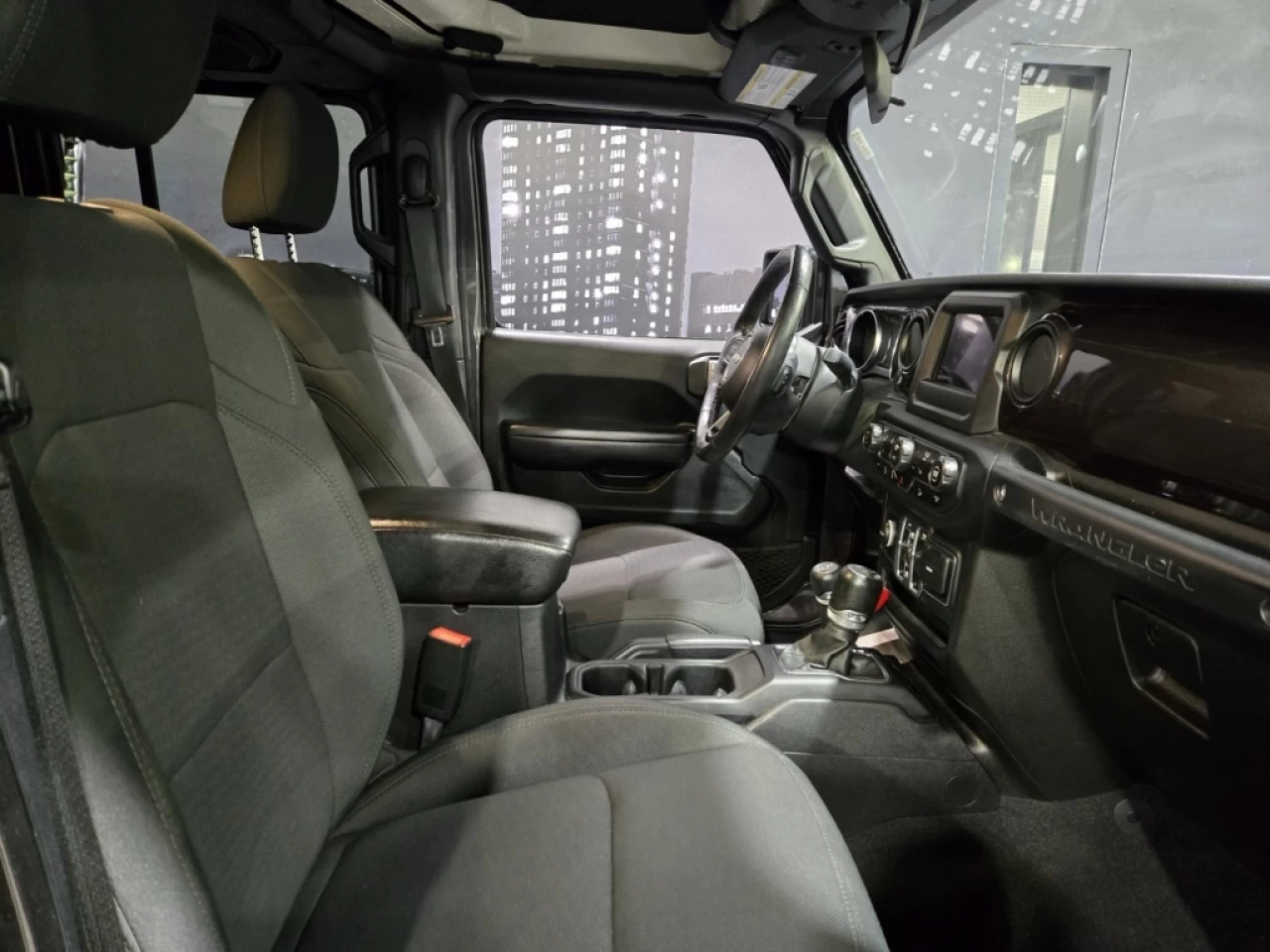 2019 Jeep WRANGLER UNLIMITED SPORT V6 4X4 AUTOMATIQUE Image principale