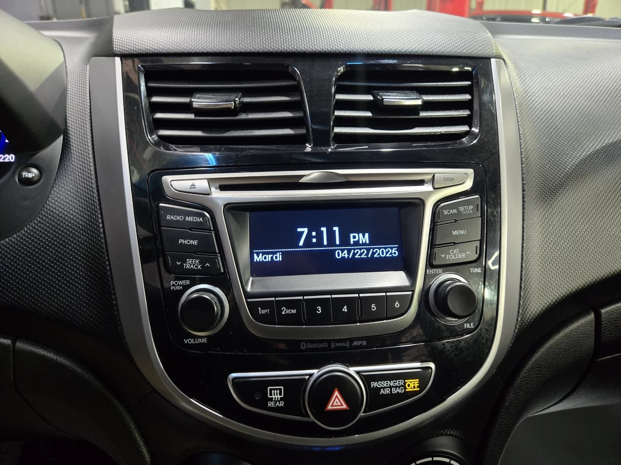 2017 Hyundai Accent GLS TOIT TRÈS PROPRE BAS KILO Image principale