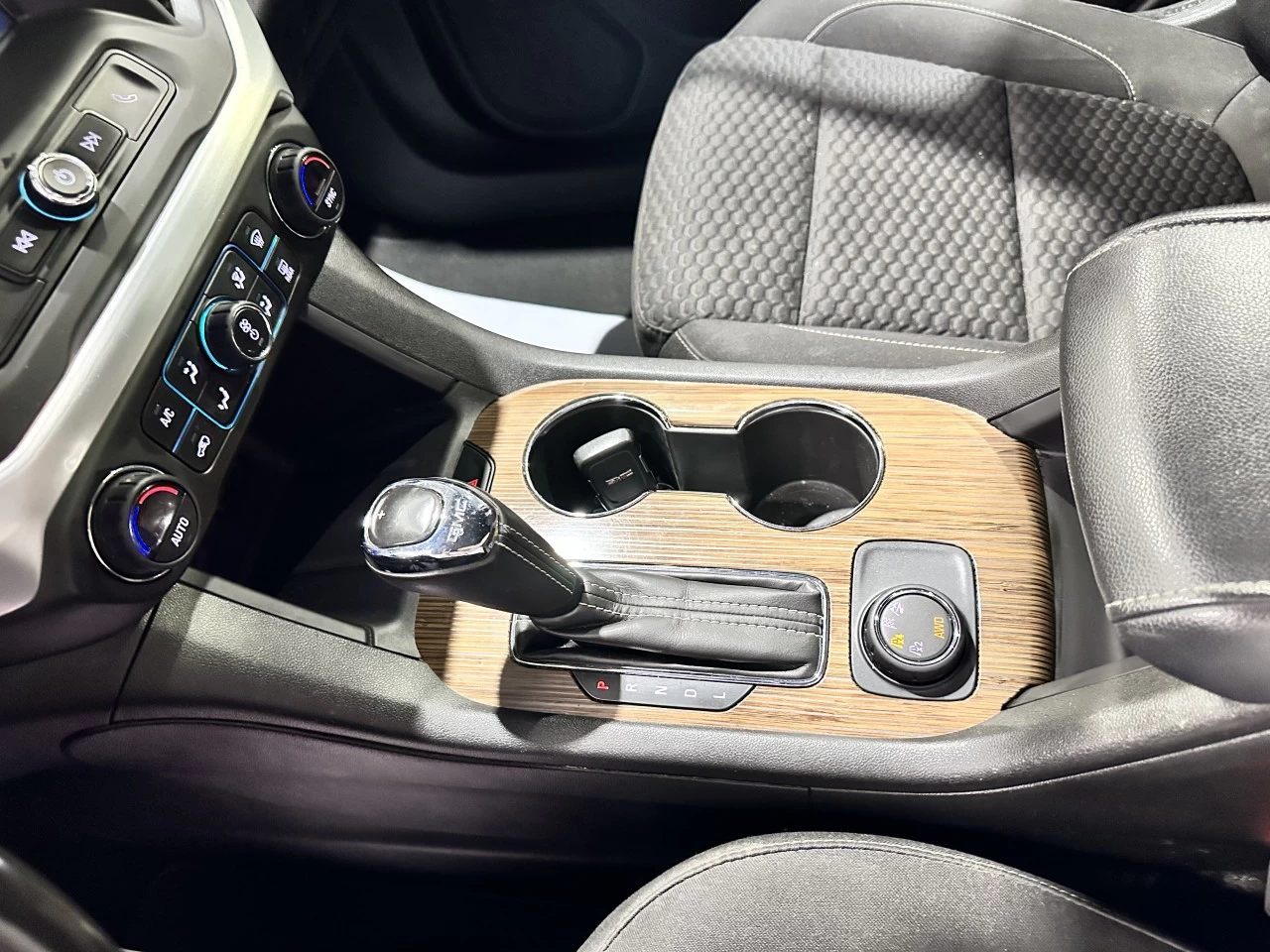 2019 GMC Acadia SLE 4X4 V6 Main Image
