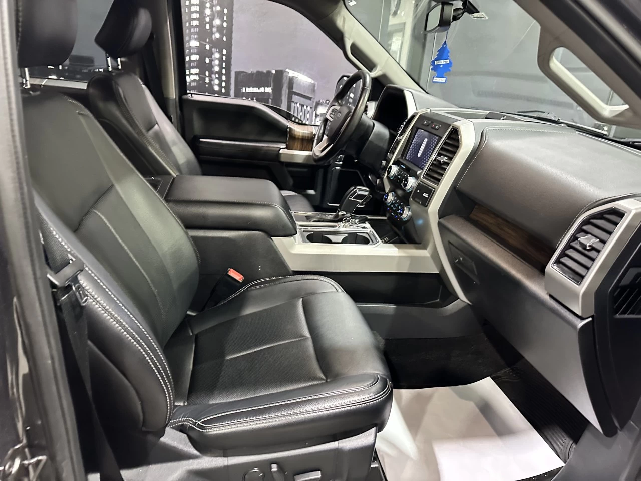 2019 Ford F-150 LARIAT 4X4 CREW FULL CUIR NAV Main Image