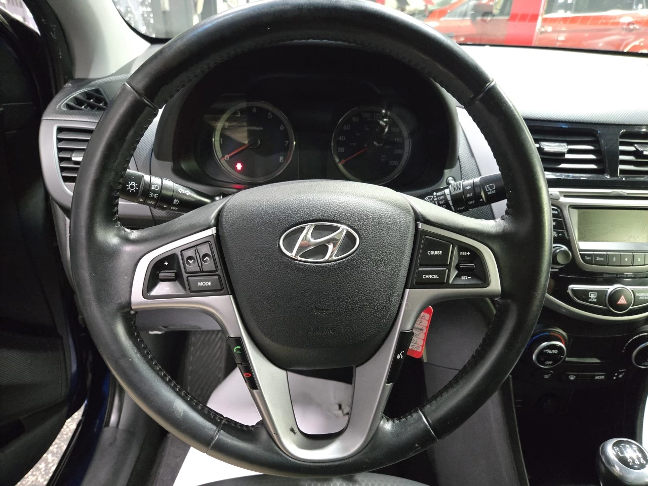 2017 Hyundai Accent GLS TOIT TRÈS PROPRE BAS KILO Image principale