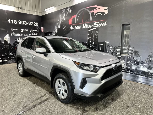 Toyota RAV4 LE AWD 2021
