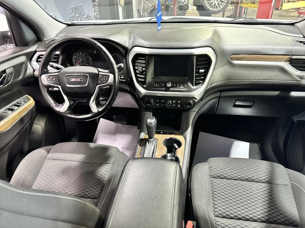 2019 GMC Acadia SLE 4X4 V6 Main Image