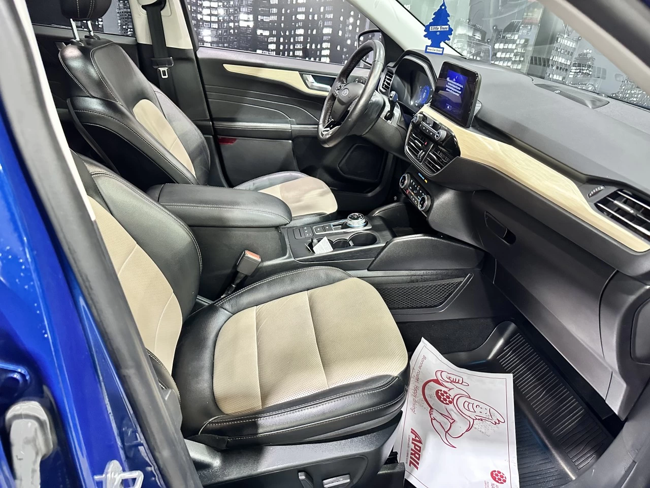 2022 Ford Escape Titanium Hybrid AWD Main Image