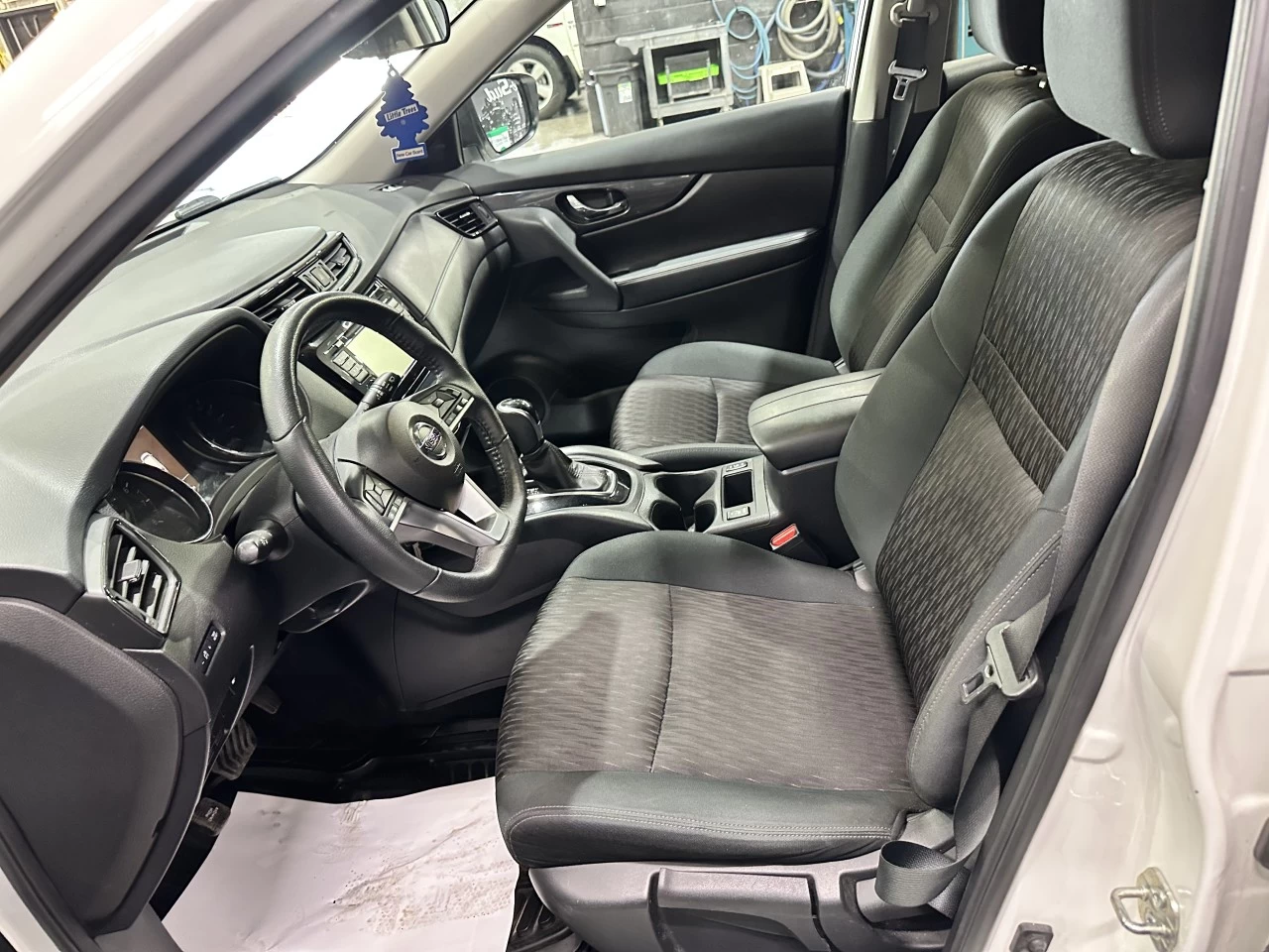 2020 Nissan Rogue SE AWD Main Image