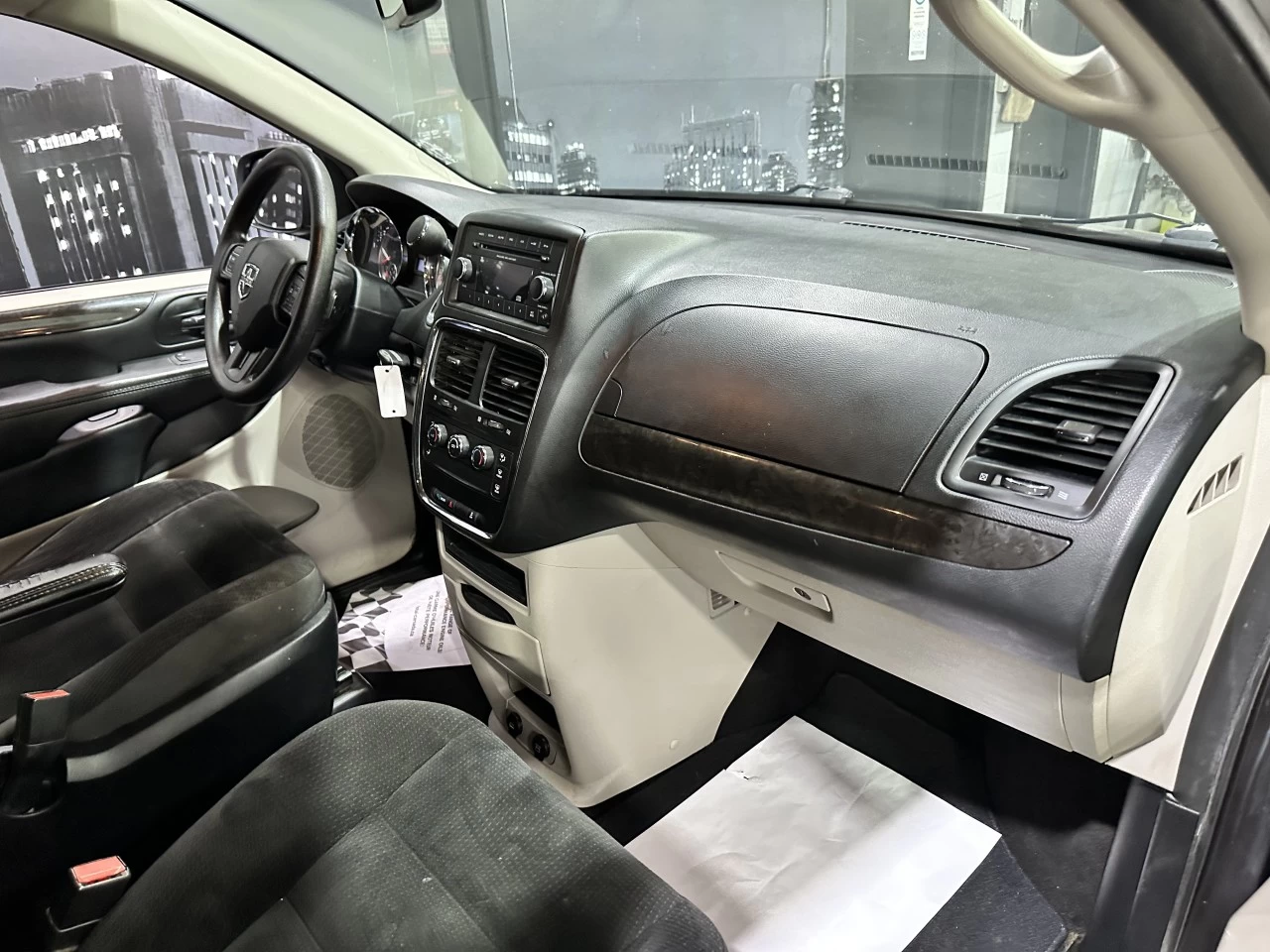 2019 Dodge Grand Caravan STOW N GO Main Image