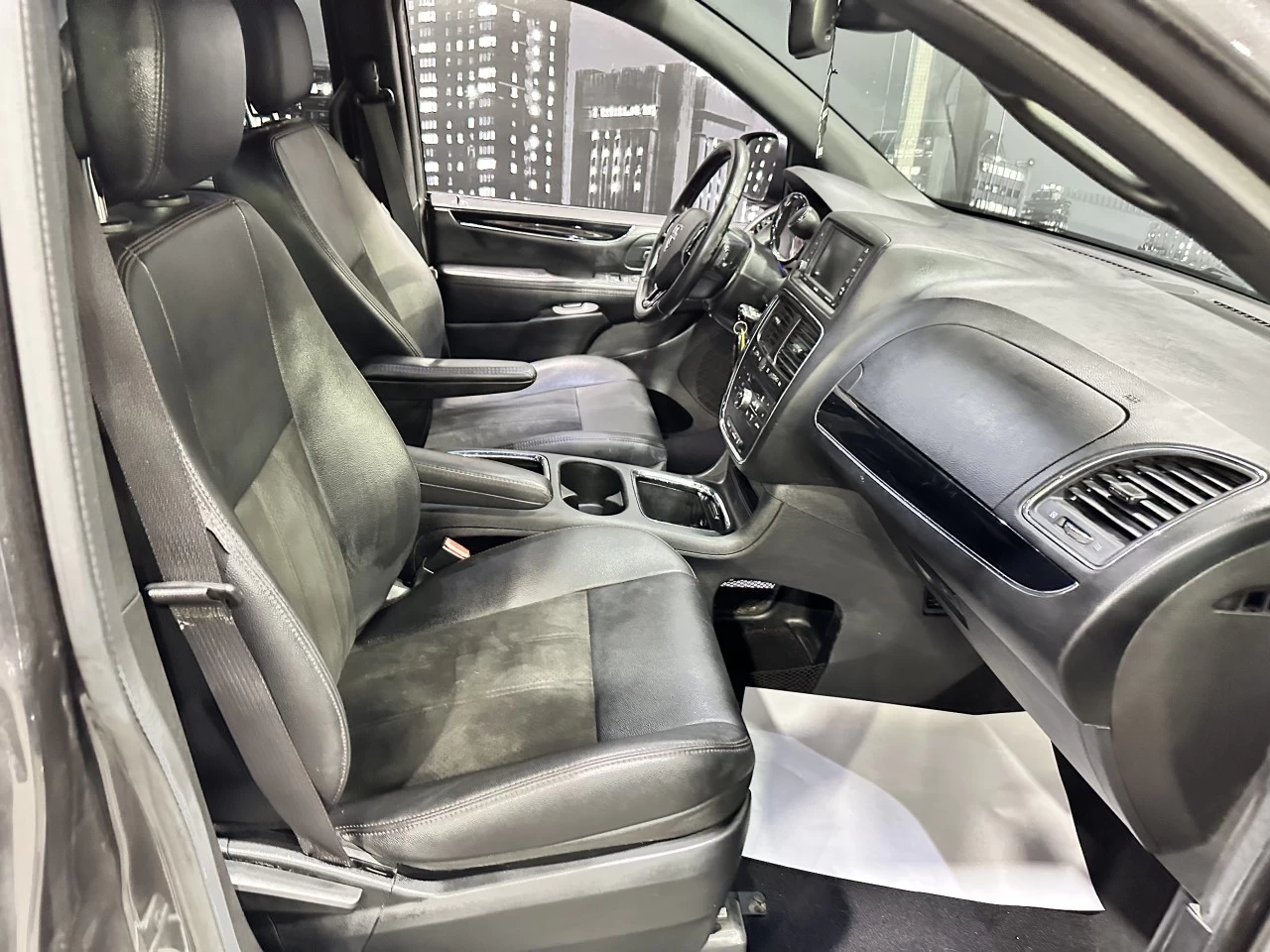 2020 Dodge Grand Caravan Premium Plus STOW N GO *DVD* Image principale
