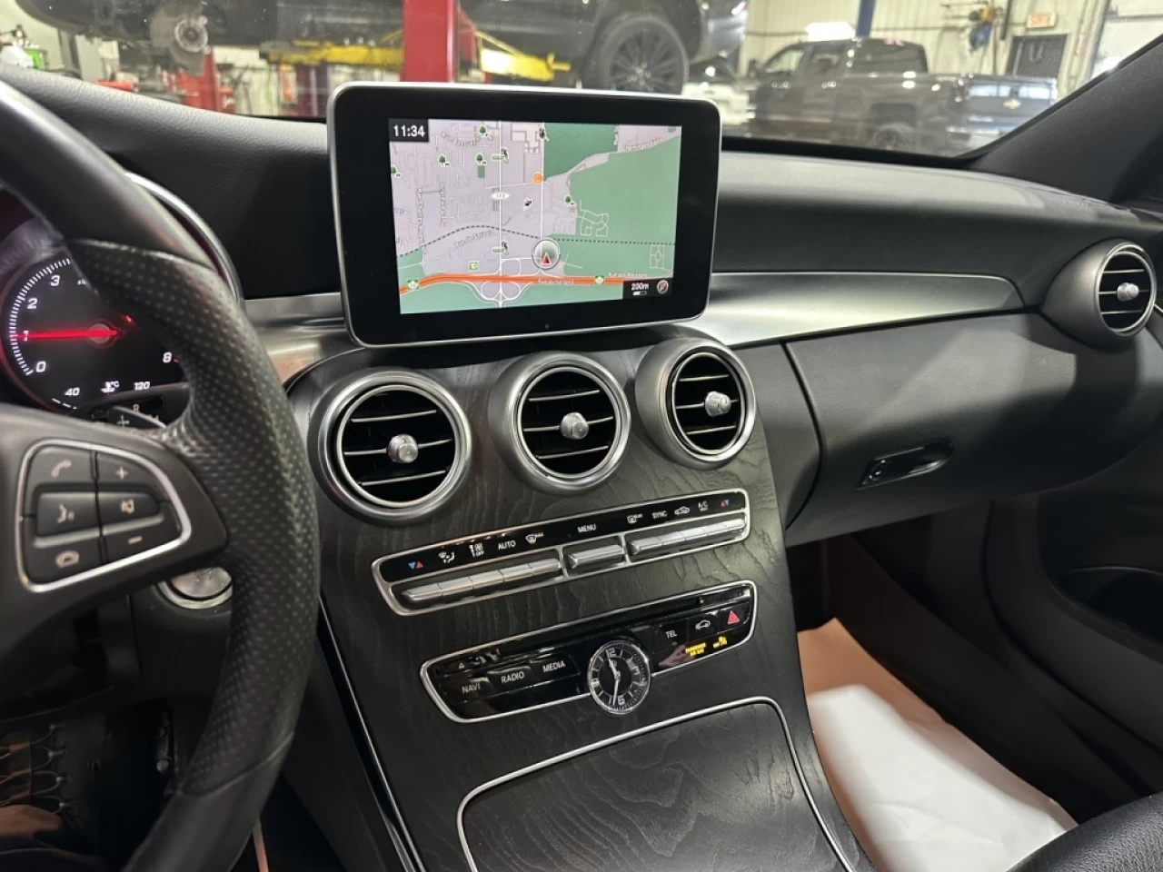 2018 Mercedes-Benz C-Class C 300 4MATIC FULL CUIR TOIT GPS SEULEMENT 65 400KM Image principale