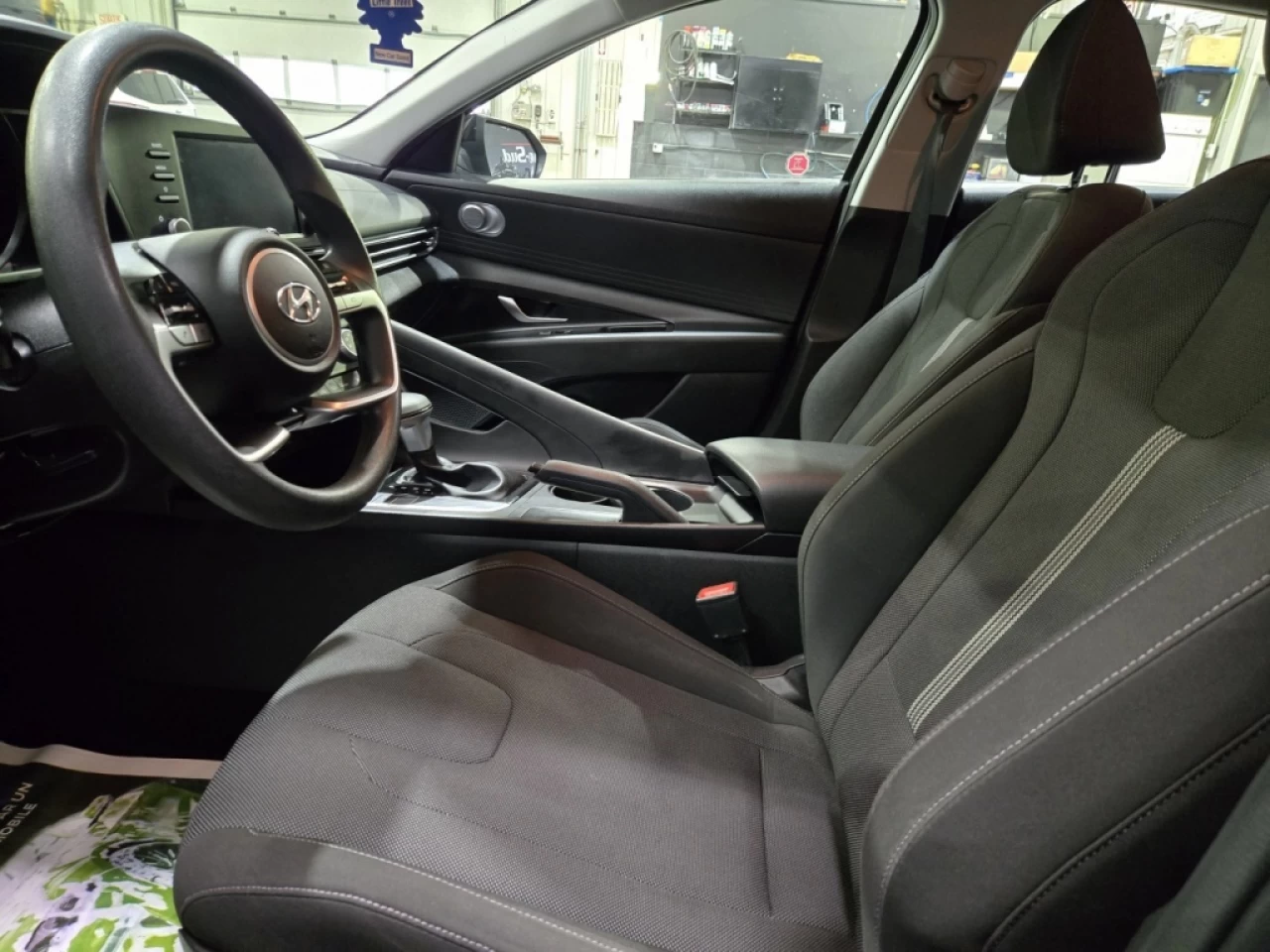 2023 Hyundai Elantra Essential IVT Main Image
