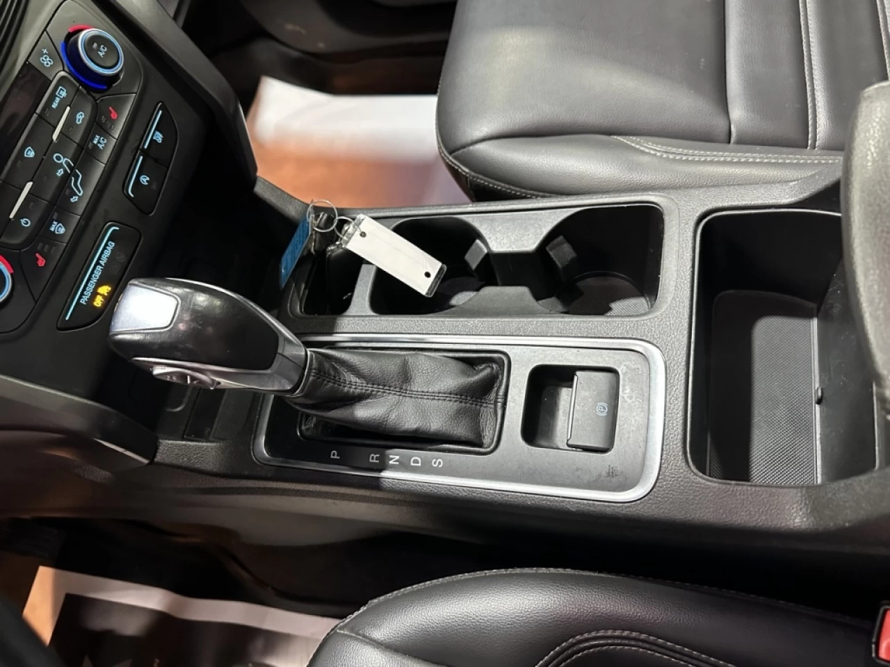 2019 Ford Escape SEL AWD FULL ÉQUIPÉ CUIR SEULEMENT 97 300KM Main Image