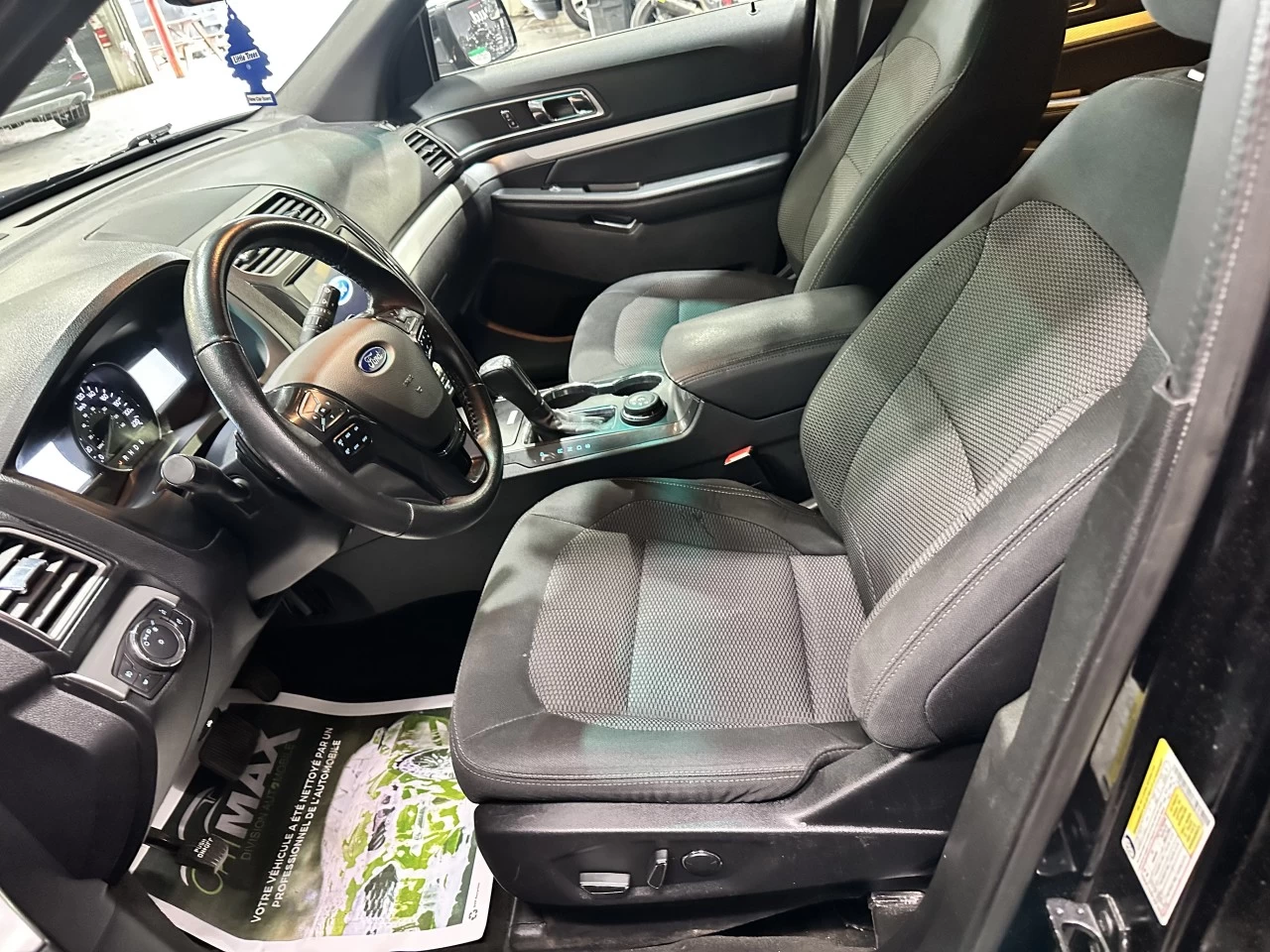 2017 Ford Explorer XLT AWD Main Image