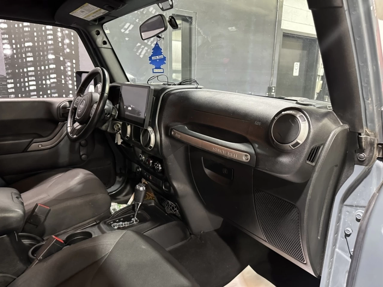 2015 Jeep Wrangler SPORT 4X4 A/C AUTOMATIQUE SEULEMENT 101 400KM Image principale