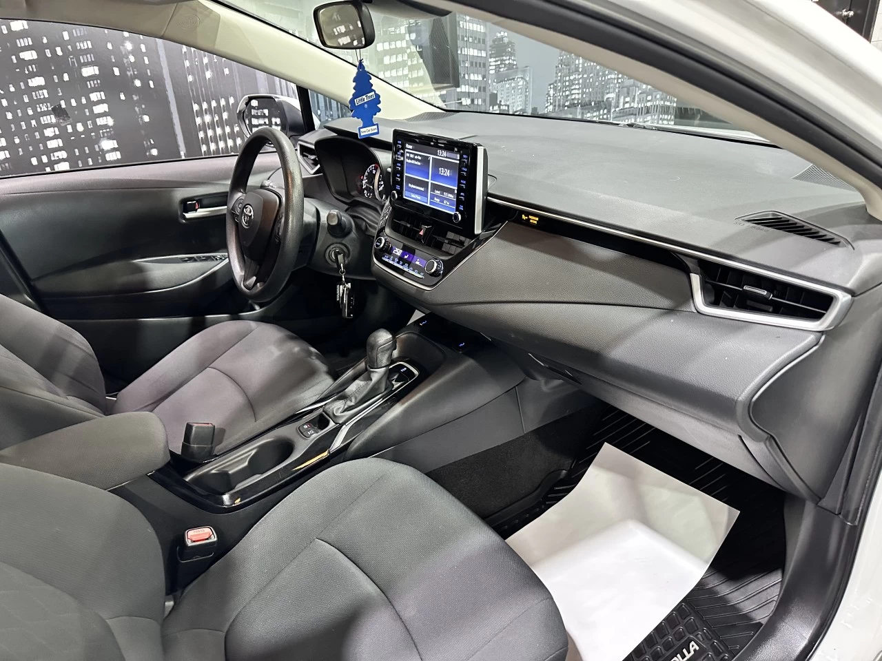 2020 Toyota Corolla LE AUTOMATIQUE A/C Image principale