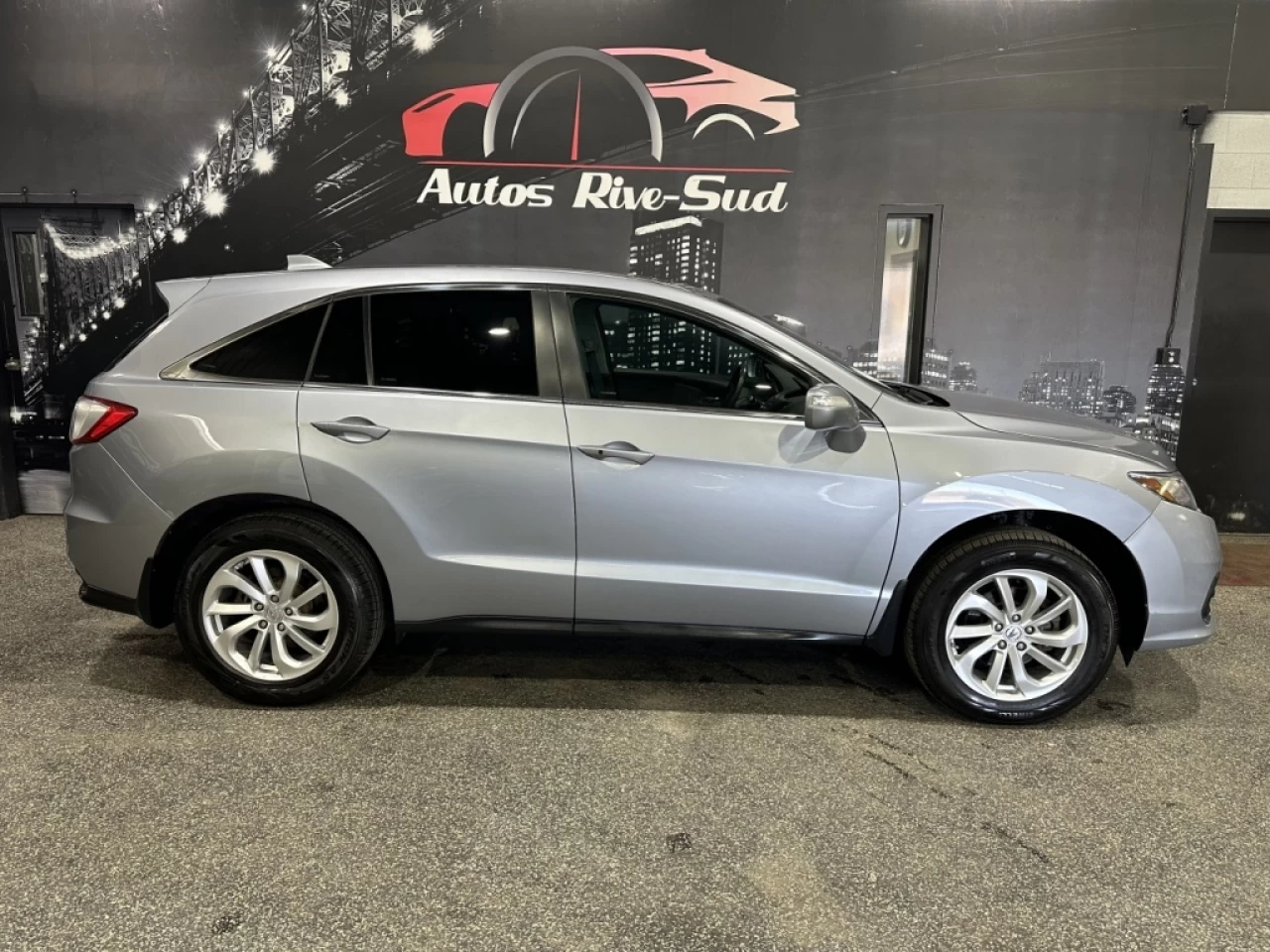 2016 Acura RDX TECH AWD FULL CUIR TOIT SEULEMENT 111 6000KM Image principale
