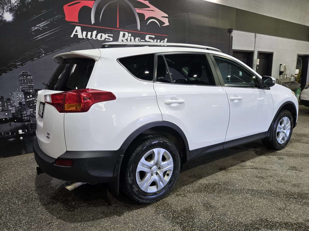2015 Toyota RAV4 LE AWD TRÈS PROPRE Main Image