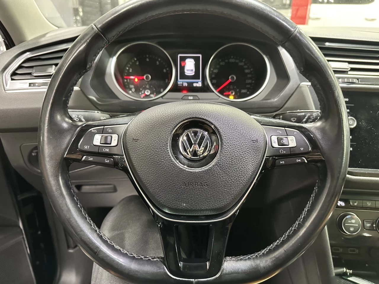2018 Volkswagen Tiguan Comfortline AWD TOIT CUIR Image principale