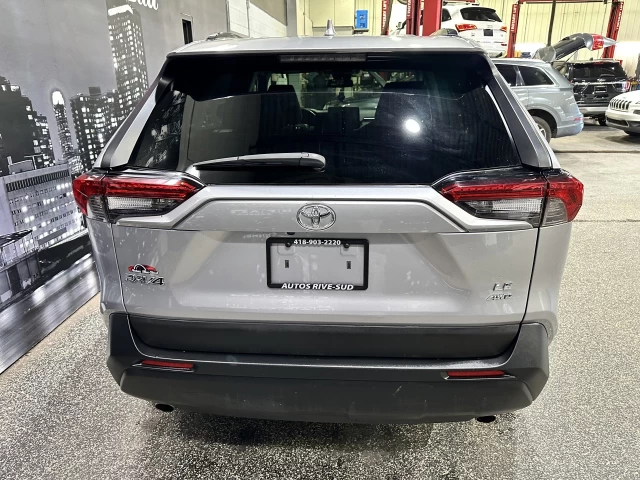 Toyota RAV4 LE AWD 2021
