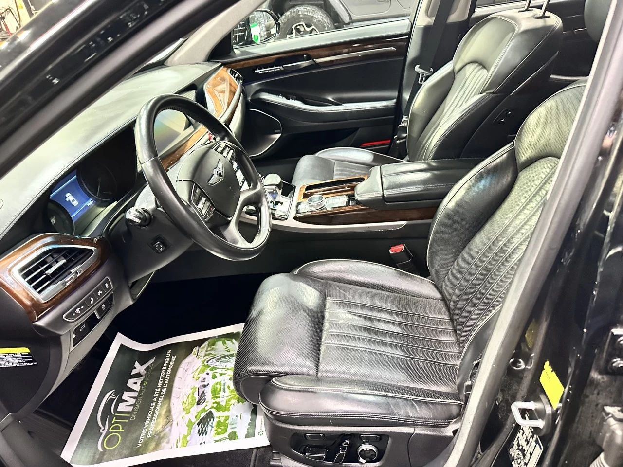 2017 Genesis G90 Ultimate 5.0L Image principale