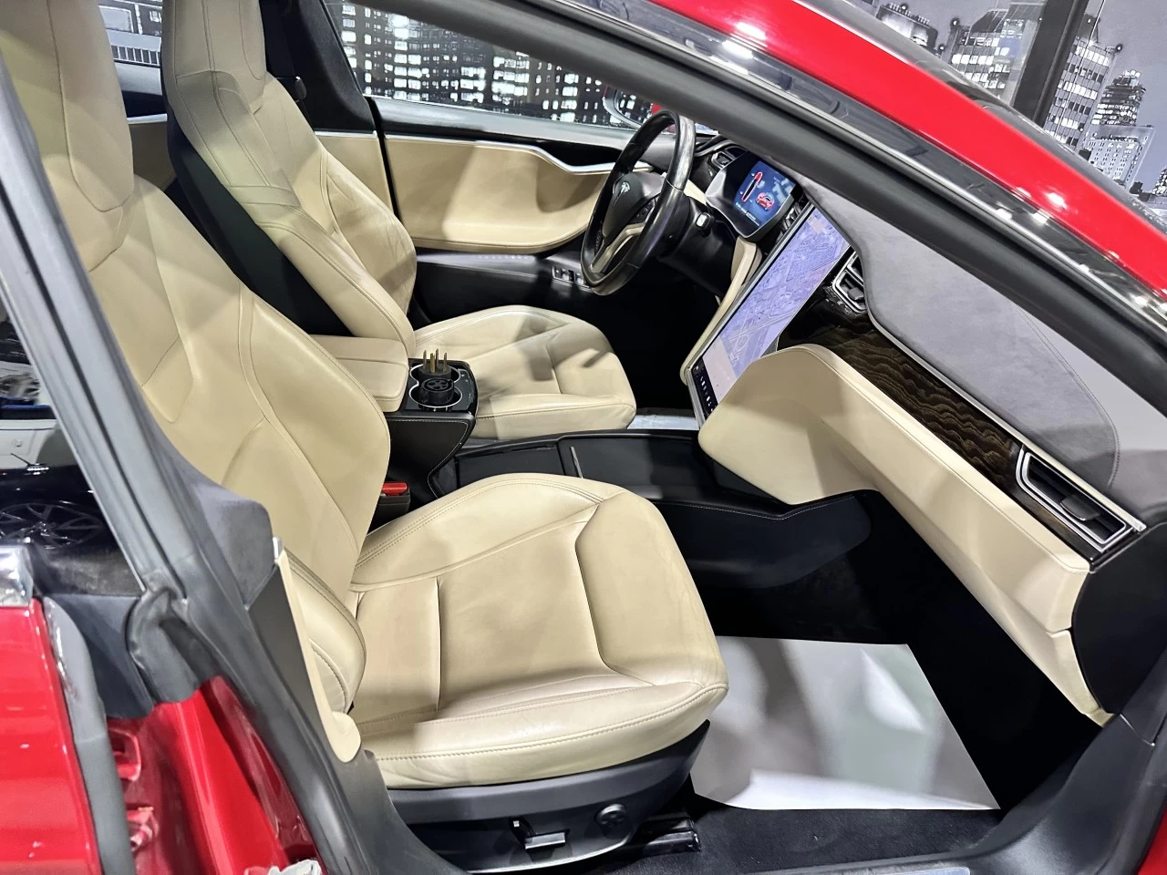 2016 Tesla S 70D AWD BAS KILO Image principale