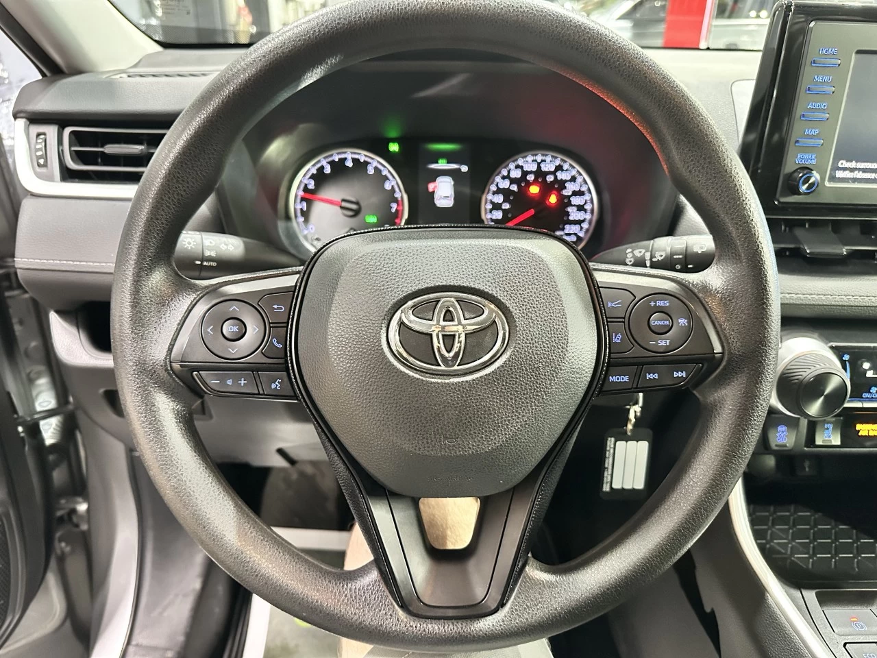 2021 Toyota RAV4 LE AWD Main Image