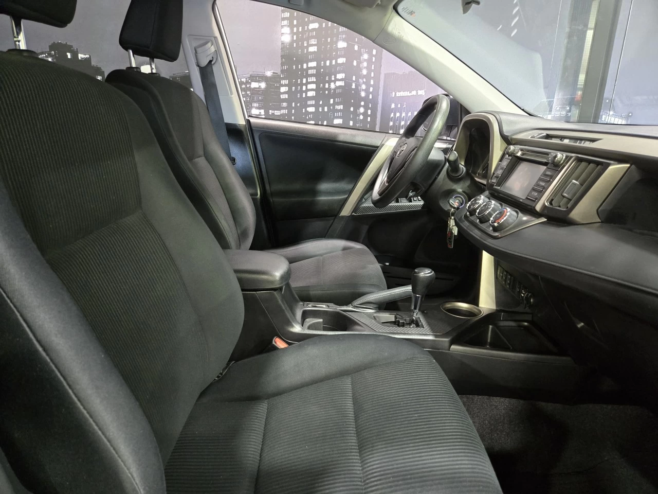 2015 Toyota RAV4 LE AWD TRÈS PROPRE Main Image