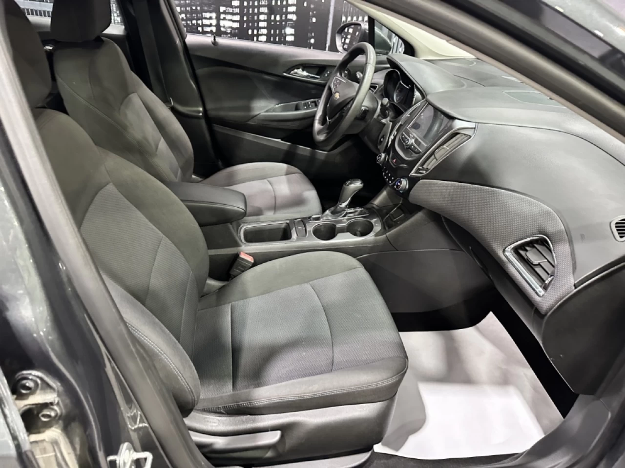 2018 Chevrolet Cruze LT AUTOMATIQUE A/C SEULEMENT 117 900KM Image principale
