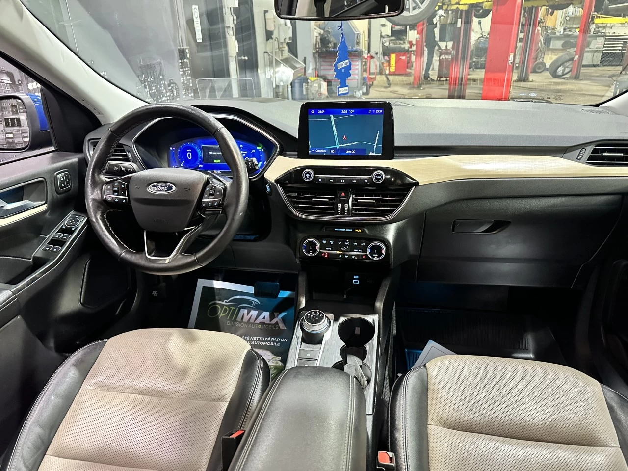 2022 Ford Escape Titanium Hybrid AWD Main Image