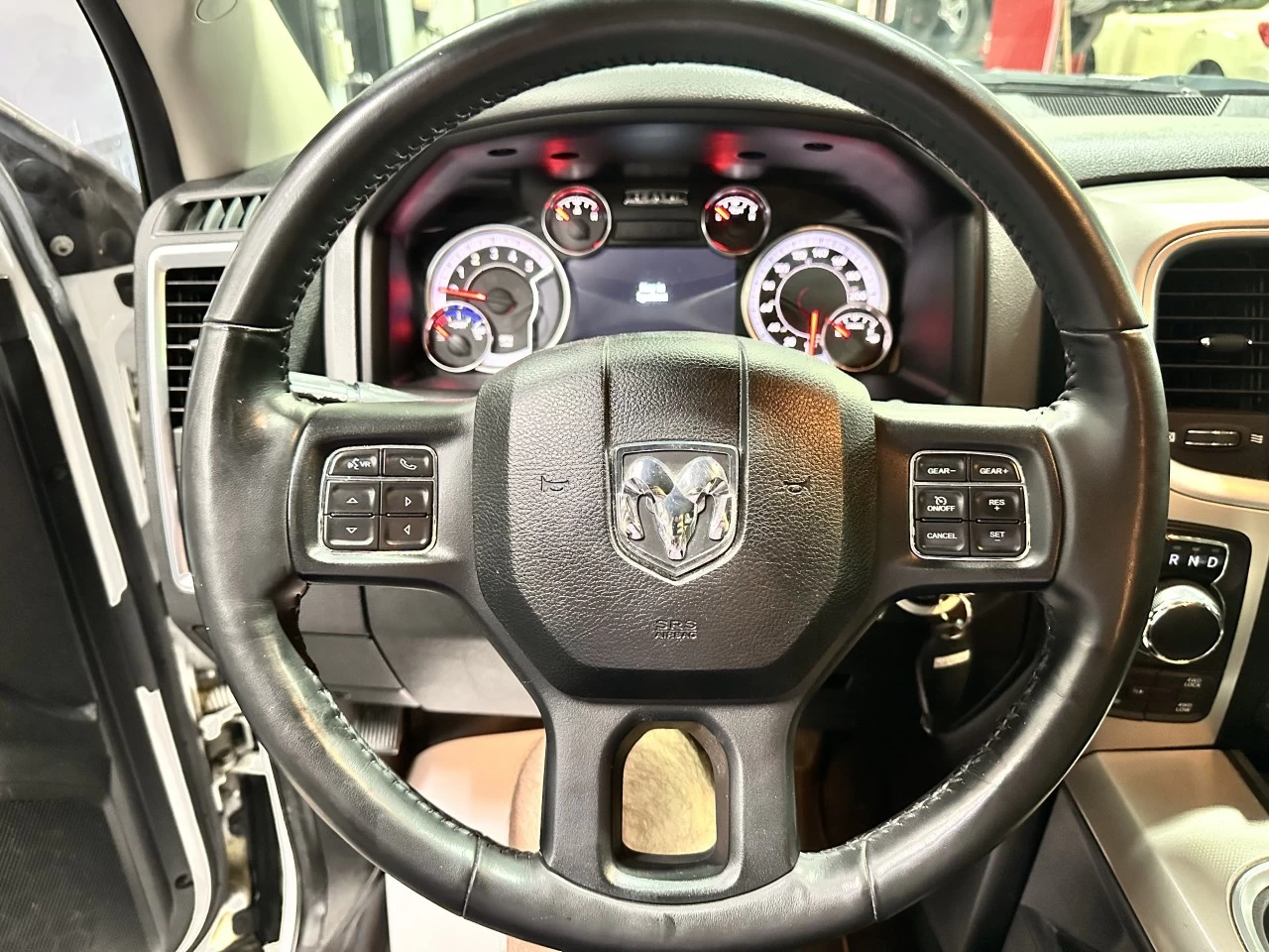 2018 Ram 1500 SLT ECODIESEL CUIR Image principale