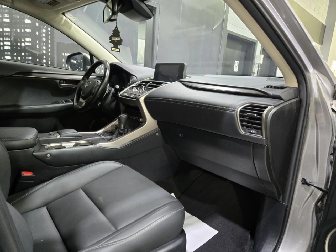 2021 Lexus NX 300 AWD BAS KILO FULL ÉQUIPÉ Main Image