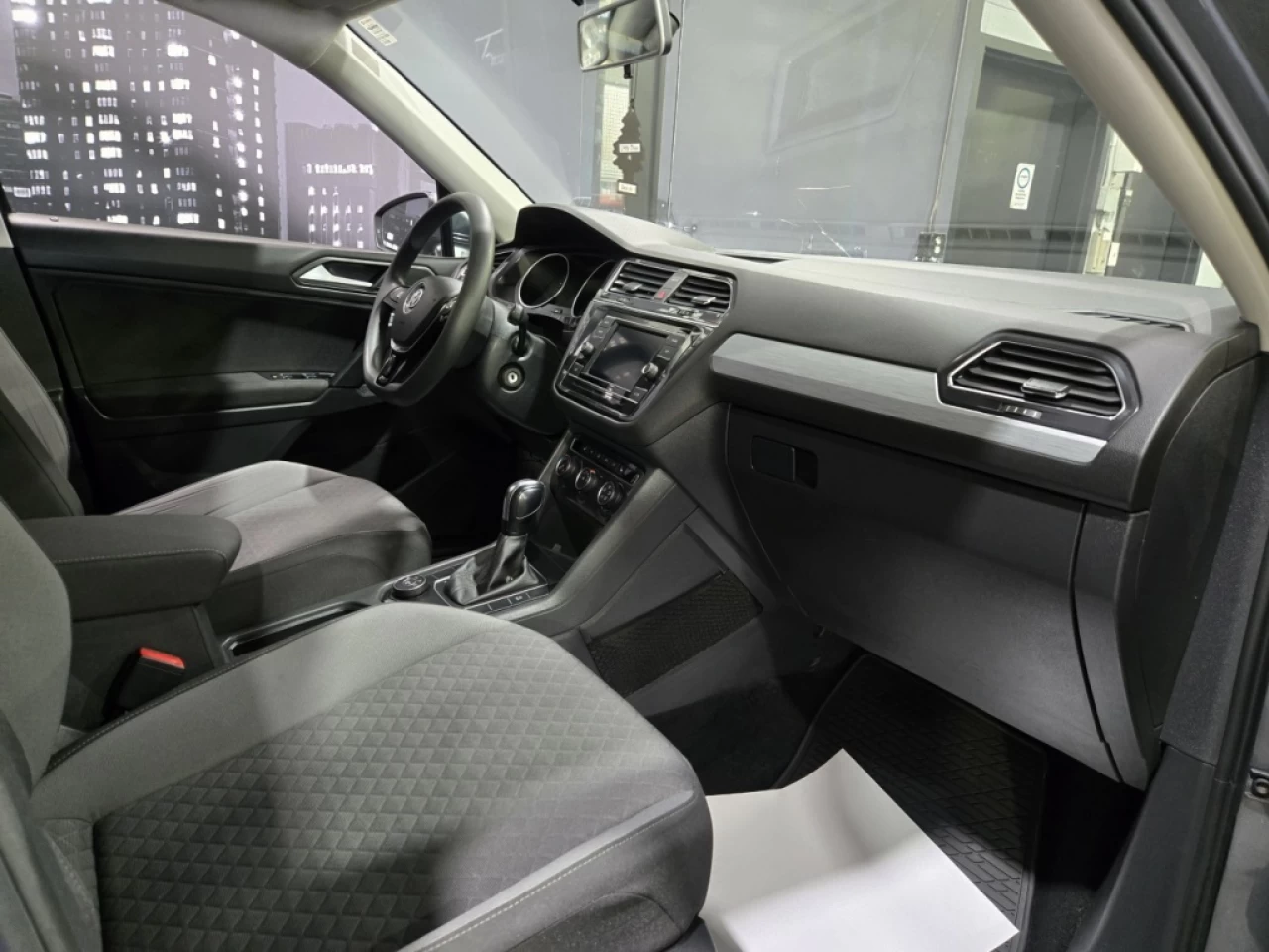 2019 Volkswagen Tiguan Trendline AWD TRÈS PROPRE Main Image