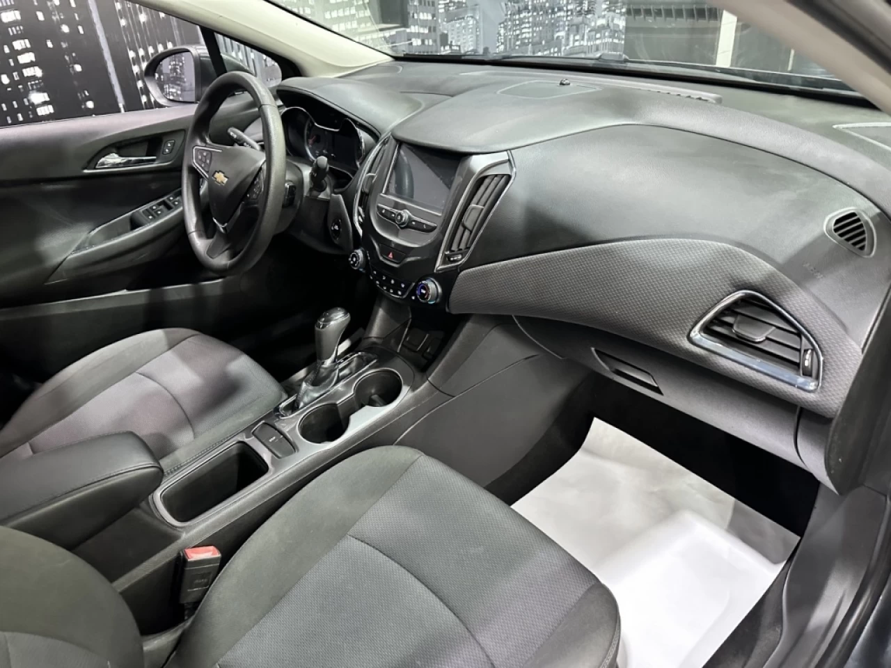 2018 Chevrolet Cruze LT AUTOMATIQUE A/C SEULEMENT 117 900KM Image principale