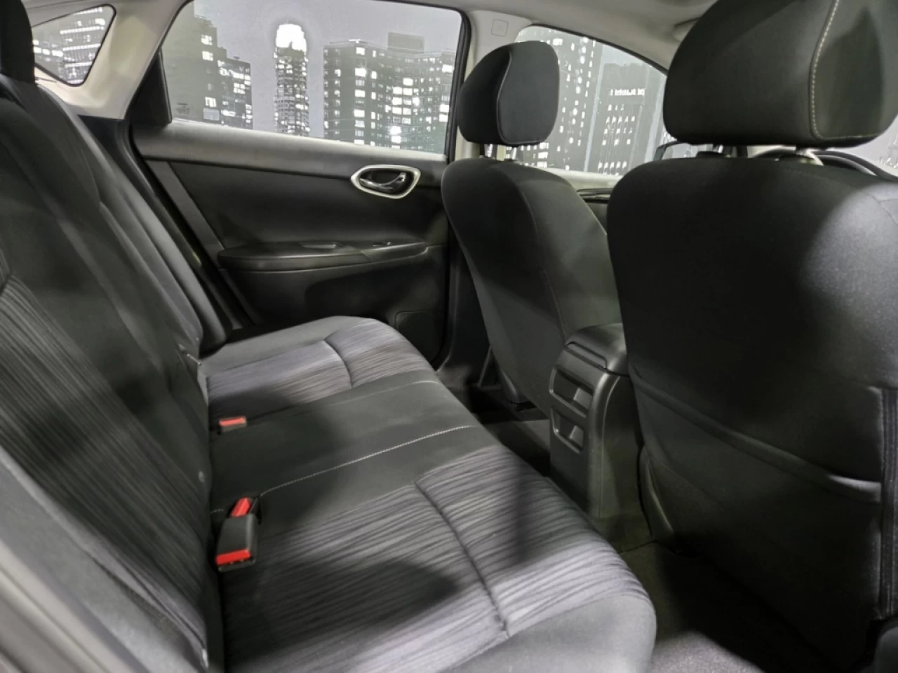 2019 Nissan Sentra SV AUTOMATIQUE *TOIT* Image principale