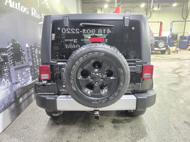 Jeep WRANGLER UNLIMITED 4WD 4dr Sahara 2015