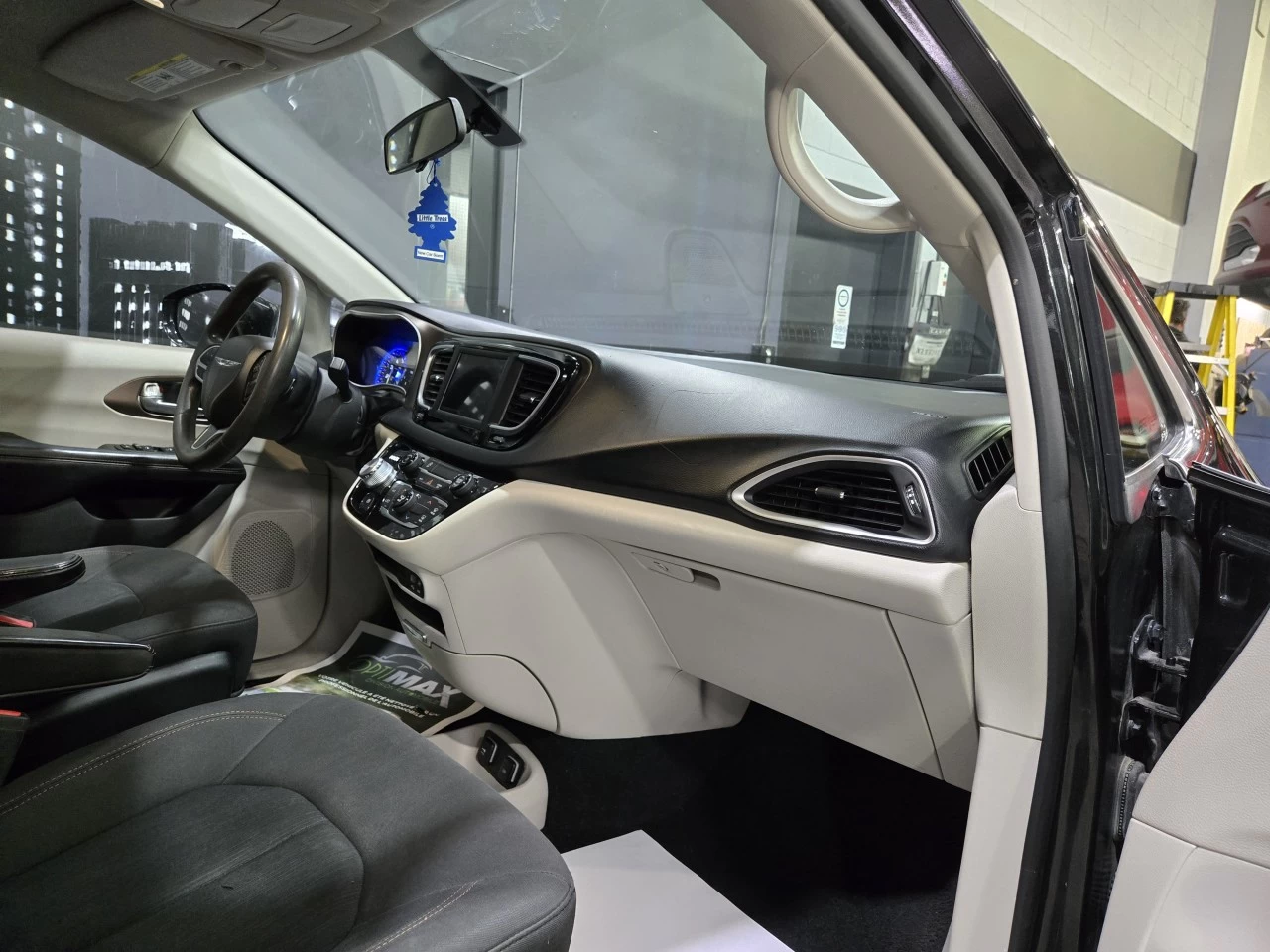 2019 Chrysler Pacifica Touring V6 PORTES ELECTRIQUES Main Image