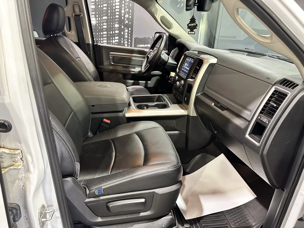 2018 Ram 1500 SLT ECODIESEL CUIR Image principale