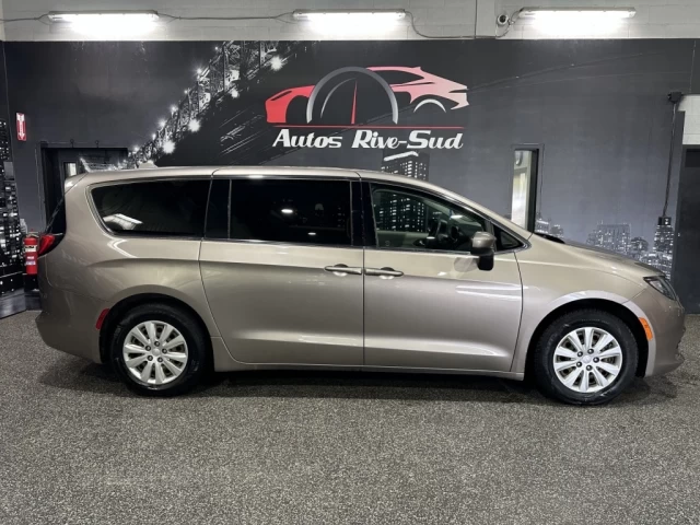 Chrysler Pacifica LX 7 PASSAGERS SEULEMENT 124 500KM 2018