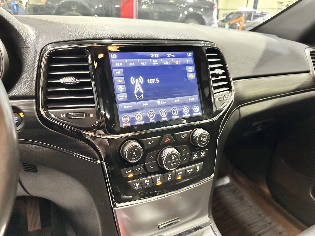 2022 Jeep Grand Cherokee Limited X 4X4 TOIT PANO Image principale
