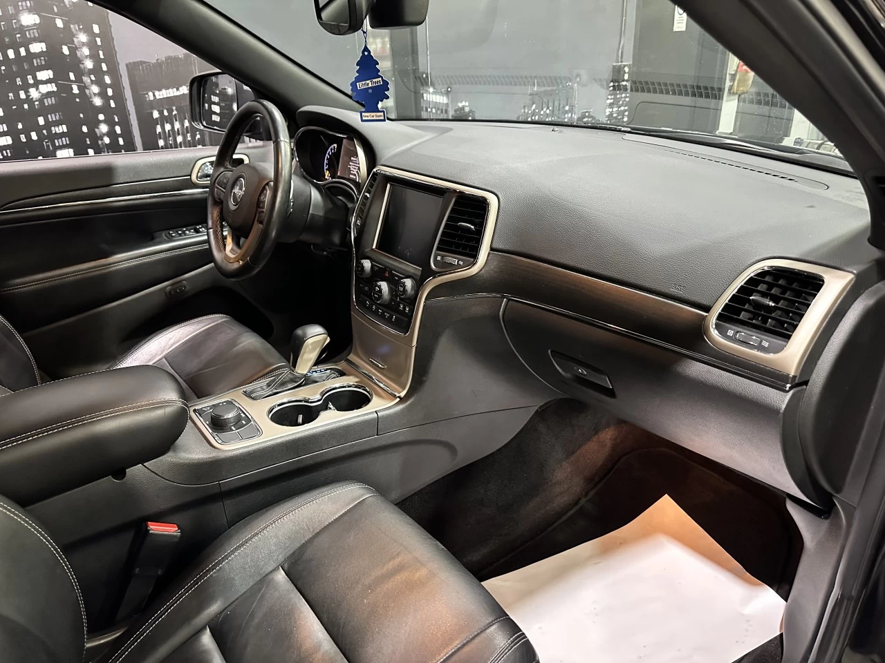 2017 Jeep Grand Cherokee LIMITED 4X4 CUIR VOLANT CHAUFF. Main Image