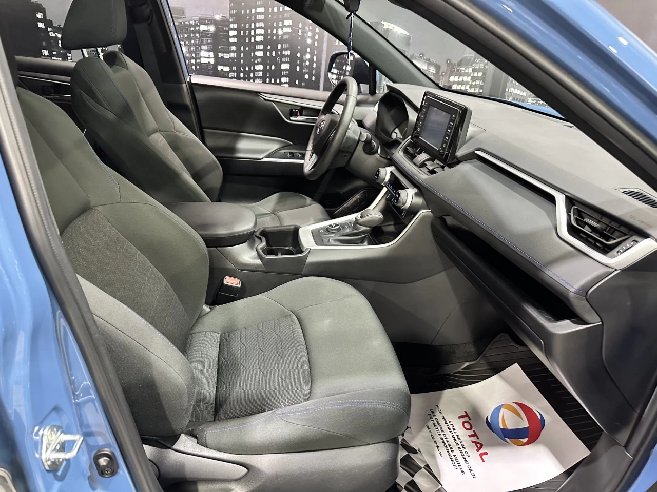 2022 Toyota RAV4 Hybrid SE TOIT BAS KILO WOW Main Image