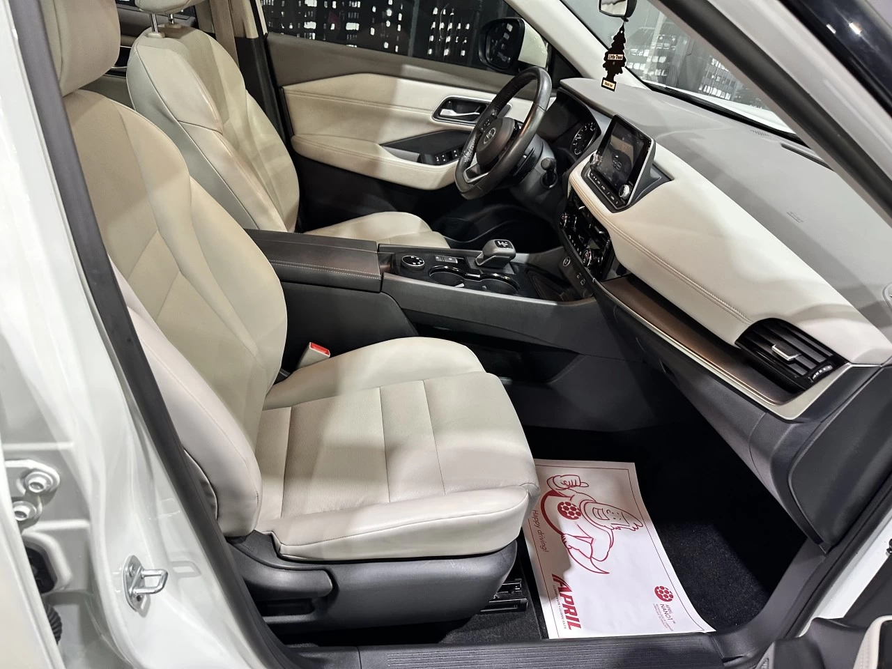 2021 Nissan Rogue SV PREMIUM AWD Image principale